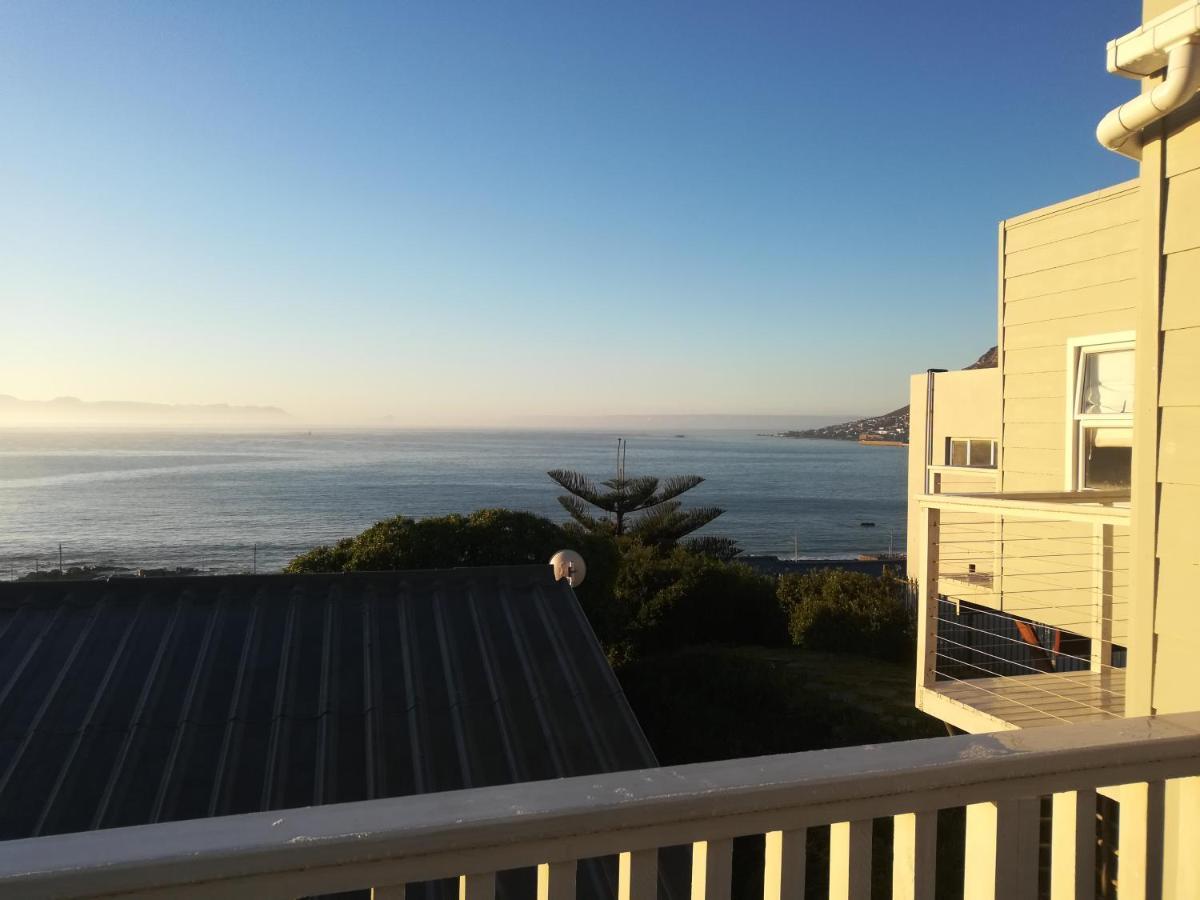 De La Hilcremat Hotel Simon's Town Exterior photo