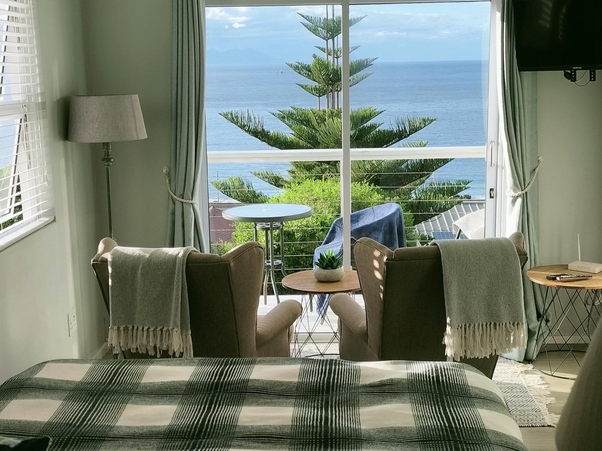 De La Hilcremat Hotel Simon's Town Room photo